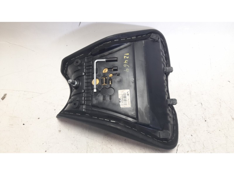 Recambio de asiento para ducati monster (900cc - ) monster referencia OEM IAM 595P6801CA  