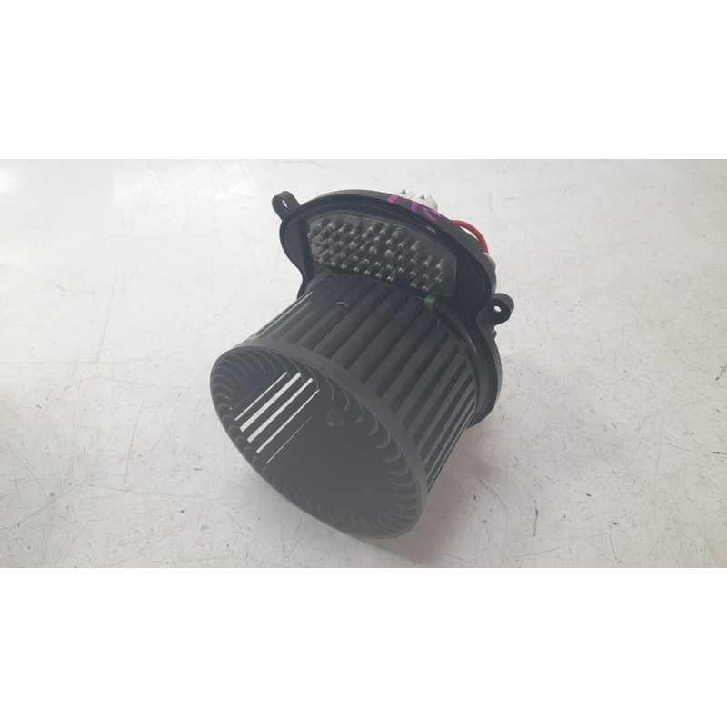 Recambio de ventilador calefaccion para renault kadjar (ha_, hl_) 1.5 blue dci 115 referencia OEM IAM 272109102R T911738 VHF3500