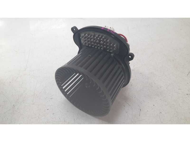 Recambio de ventilador calefaccion para renault kadjar (ha_, hl_) 1.5 blue dci 115 referencia OEM IAM 272109102R T911738 VHF3500