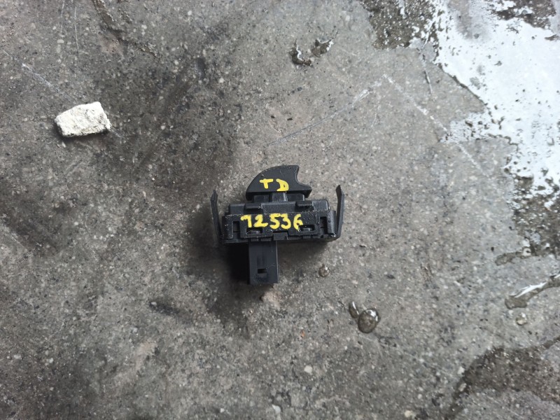 Recambio de mando elevalunas trasero derecho para citroën c5 iii (rd_) 2.0 hdi 140 referencia OEM IAM 6490C6  