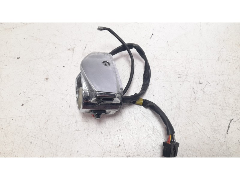 Recambio de piña luces derecha para piaggio (vespa) vespa primavera 125 i-get referencia OEM IAM 1D002555  