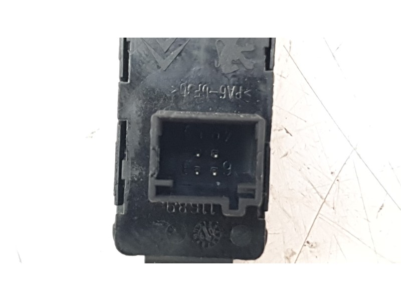 Recambio de mando elevalunas trasero izquierdo para citroën c5 iii (rd_) 2.0 hdi 140 referencia OEM IAM 6490C6  