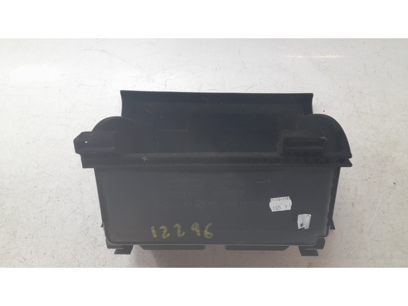 Recambio de guantera para renault kadjar (ha_, hl_) 1.5 blue dci 115 referencia OEM IAM 682526225R  