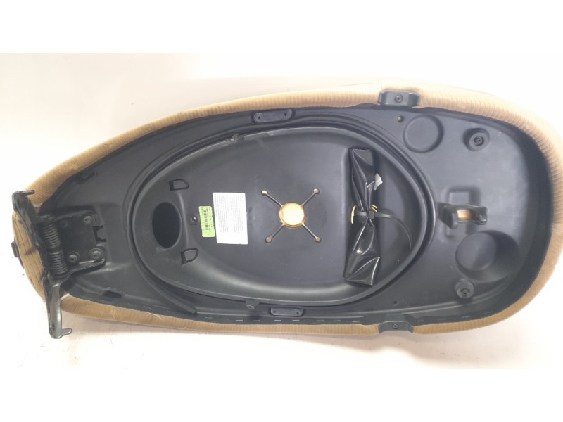 Recambio de asiento delantero para piaggio (vespa) vespa primavera 125 i-get referencia OEM IAM 1B007926  