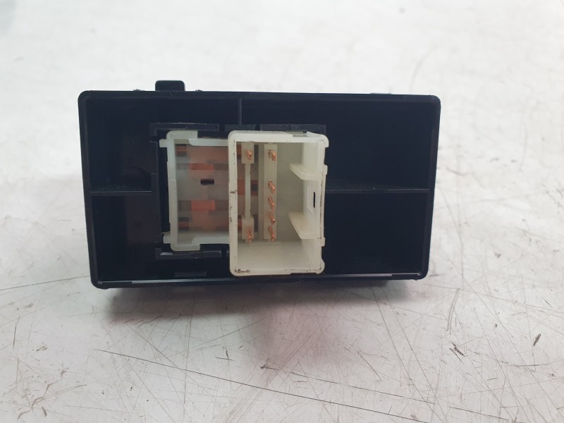 Recambio de mando elevalunas trasero derecho para kia xceed 1.0 t-gdi 74 kw (100 cv) referencia OEM IAM 93581J7050  