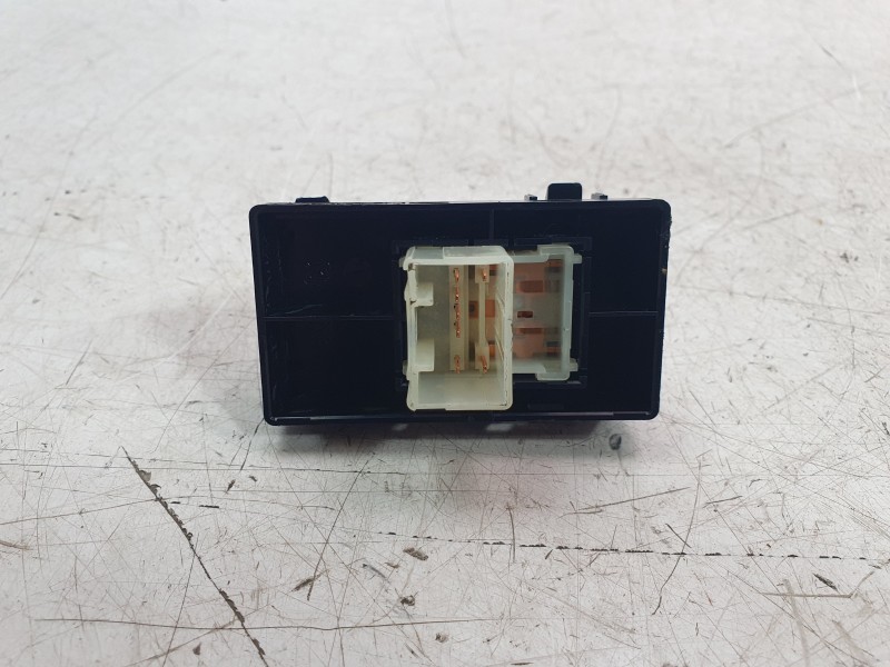 Recambio de mando elevalunas trasero izquierdo para kia xceed 1.0 t-gdi 74 kw (100 cv) referencia OEM IAM 93581J7050  