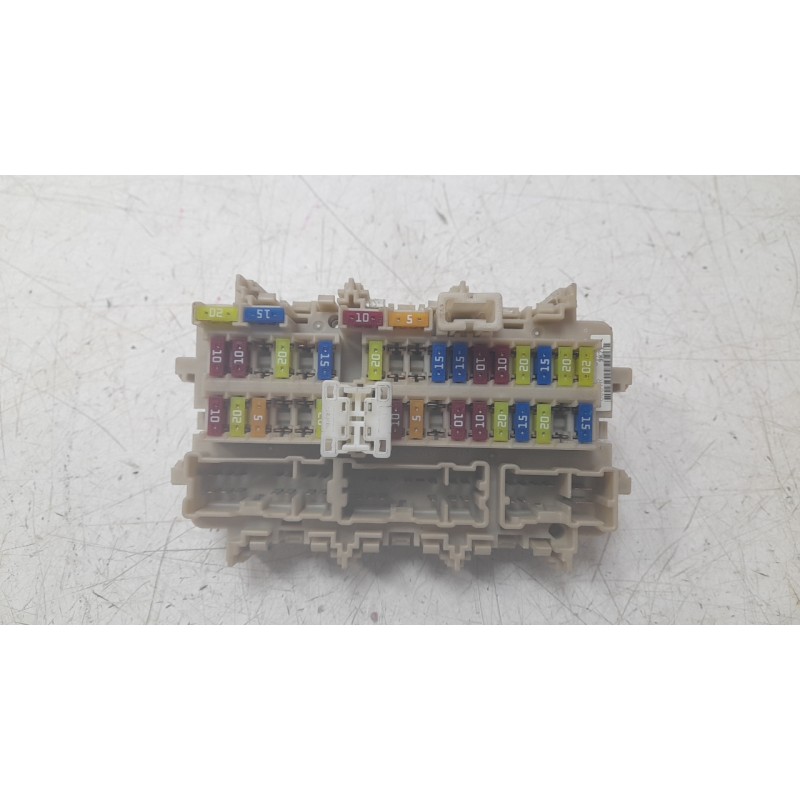 Recambio de caja reles / fusibles para renault kadjar (ha_, hl_) 1.5 blue dci 115 referencia OEM IAM 8901R  13008901/16018901/11