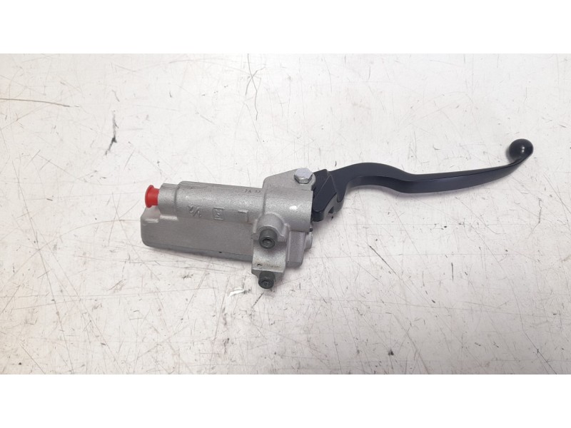 Recambio de bomba freno trasera para lambretta v200 special flex special flex referencia OEM IAM 45520N14000  