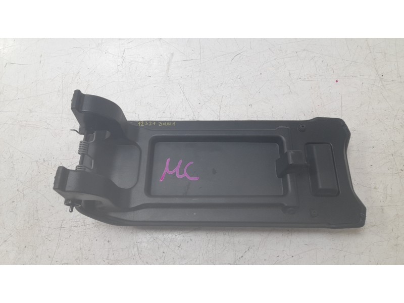 Recambio de apoyabrazos central para bmw 1 (f40) 118 d referencia OEM IAM 51169460090  