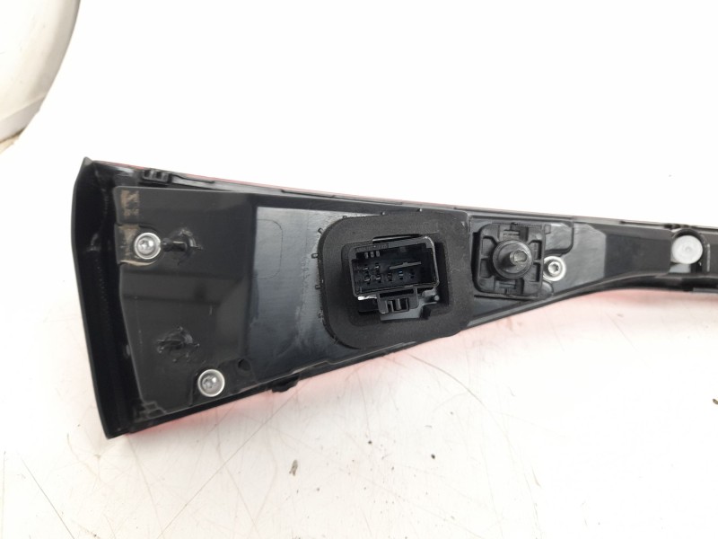 Recambio de piloto trasero central para seat leon (kl1, klg) 1.0 tsi referencia OEM IAM 5FA945093B  