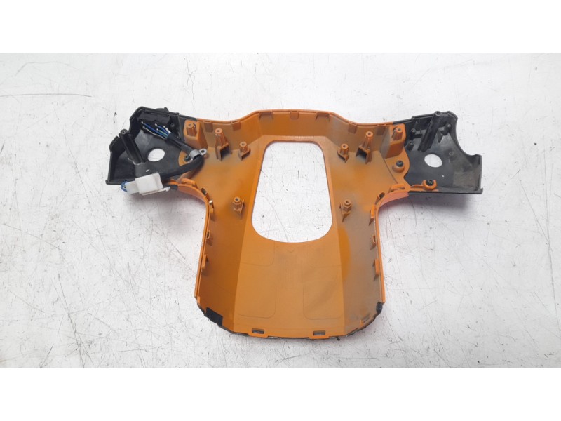 Recambio de moldura para lambretta v200 special flex special flex referencia OEM IAM 53205XK10000  