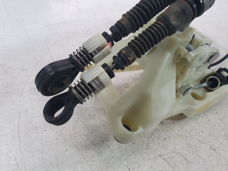 Recambio de palanca cambio para kia xceed 1.0 t-gdi 74 kw (100 cv) referencia OEM IAM 43700J7120WK  