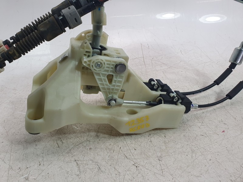 Recambio de palanca cambio para kia xceed 1.0 t-gdi 74 kw (100 cv) referencia OEM IAM 43700J7120WK  