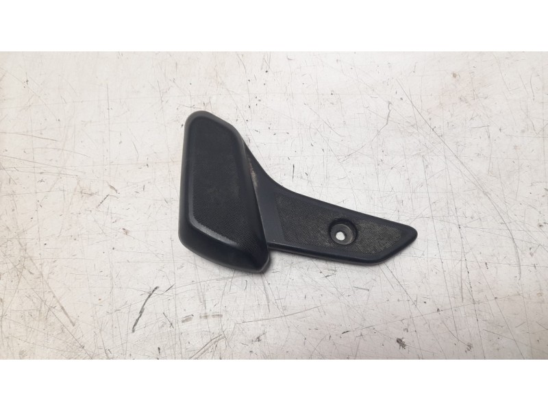 Recambio de moldura para piaggio (vespa) vespa primavera 125 i-get referencia OEM IAM 675052  