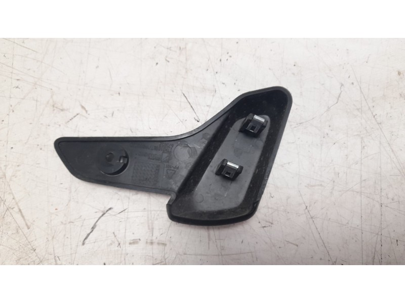 Recambio de moldura para piaggio (vespa) vespa primavera 125 i-get referencia OEM IAM 675052  