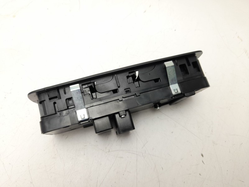 Recambio de mando elevalunas delantero izquierdo para maserati ghibli iii (m157) 3.0 s q4 referencia OEM IAM 670025406  