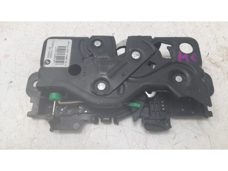 Recambio de cerradura maletero / porton para bmw 1 (f40) 118 d referencia OEM IAM C33240106  
