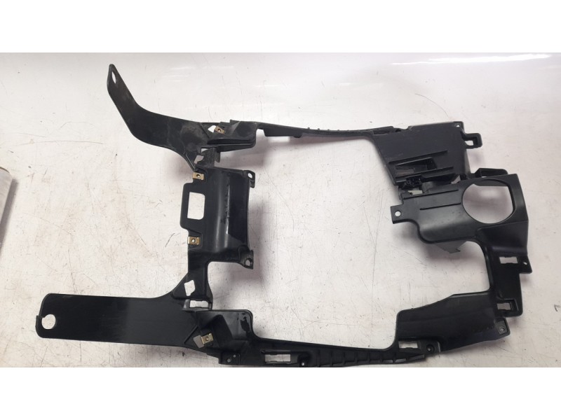Recambio de moldura para lambretta v200 special flex special flex referencia OEM IAM 81151XK10000  