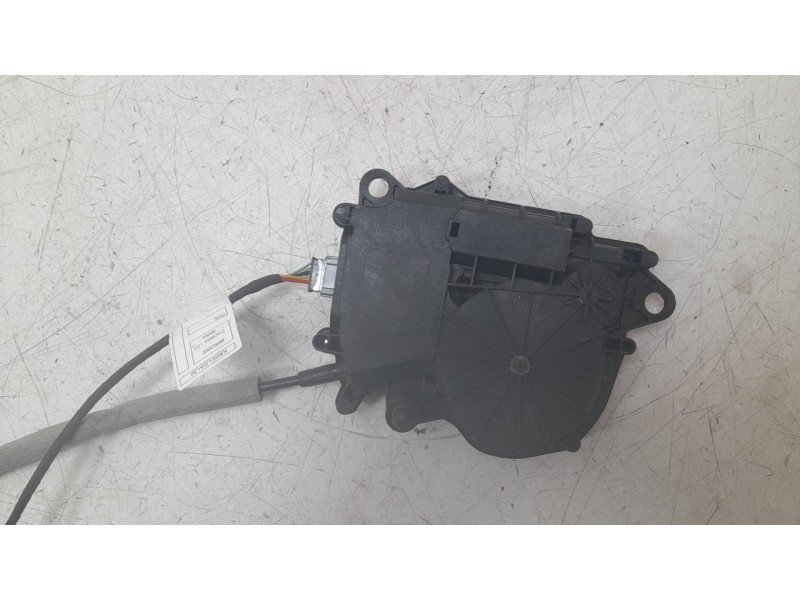 Recambio de motor cierre centralizado porton para bmw 1 (f40) 118 d referencia OEM IAM 746170708  