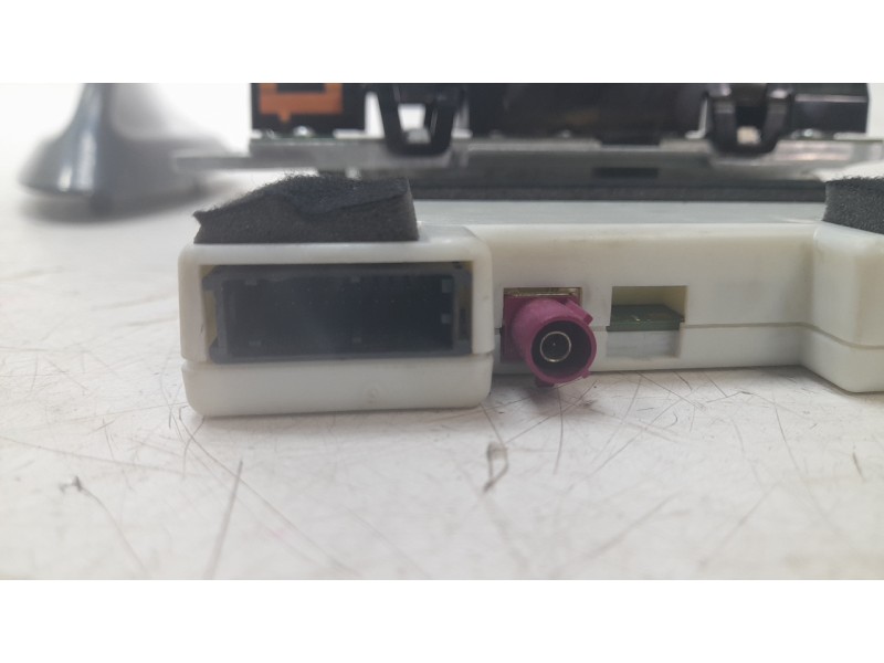 Recambio de antena para bmw 1 (f40) 118 d referencia OEM IAM 55076010  