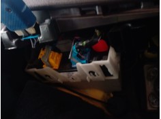 CAJA RELES / FUSIBLES 