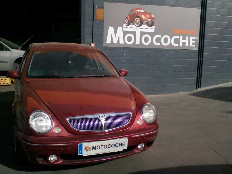 lancia lybra berlina del año 2000