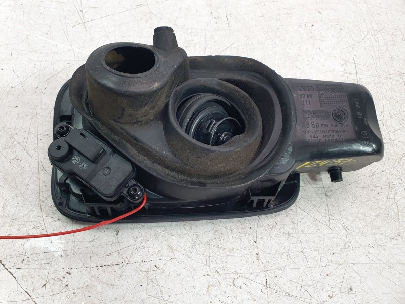Recambio de tapa exterior combustible para audi a3 (8v1, 8vk) 1.6 tdi referencia OEM IAM 8V4809907C  