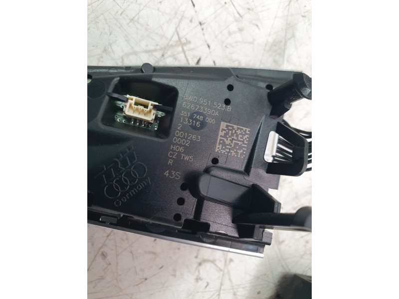 Recambio de mando volante para audi a4 b9 avant (8w5, 8wd) 2.0 tdi referencia OEM IAM 8W0951523B  