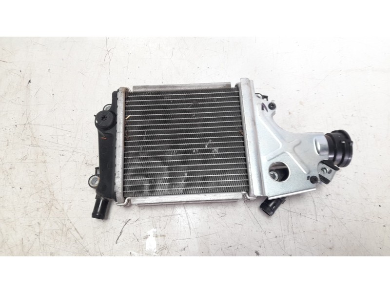Recambio de radiador agua para honda pcx 125 pcx 125 referencia OEM IAM 19100K2SN00  