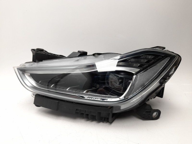Recambio de faro izquierdo para maserati ghibli iii (m157) 3.0 s q4 referencia OEM IAM 670100988  