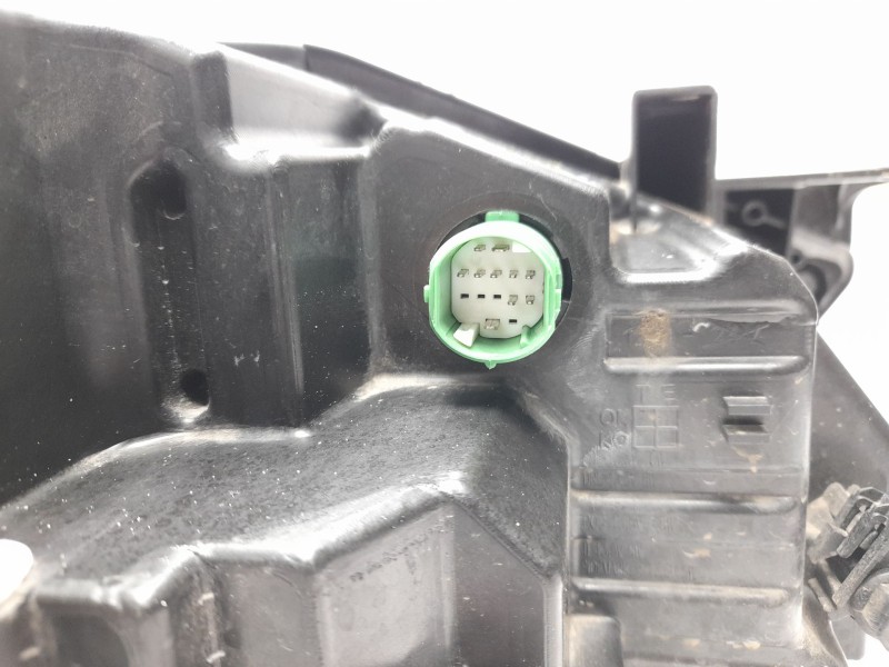Recambio de faro izquierdo para maserati ghibli iii (m157) 3.0 s q4 referencia OEM IAM 670100988  