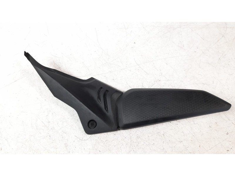 Recambio de moldura para honda cb 650r cb 650r referencia OEM IAM 83500MKYD50  
