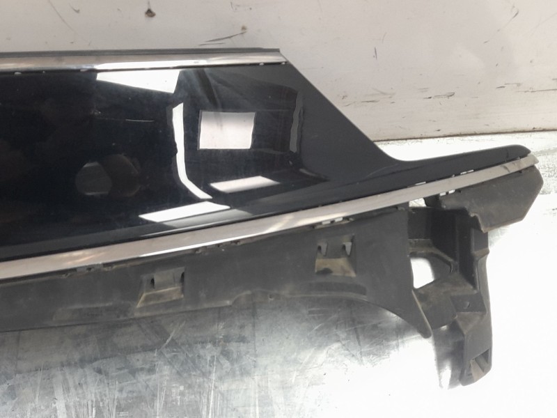 Recambio de rejilla paragolpes central para opel crossland x / crossland (p17, p2qo) 1.2 (75) referencia OEM IAM 39172213  