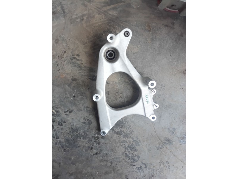 Recambio de basculante para honda pcx 125 pcx 125 referencia OEM IAM 52100K1YD10  