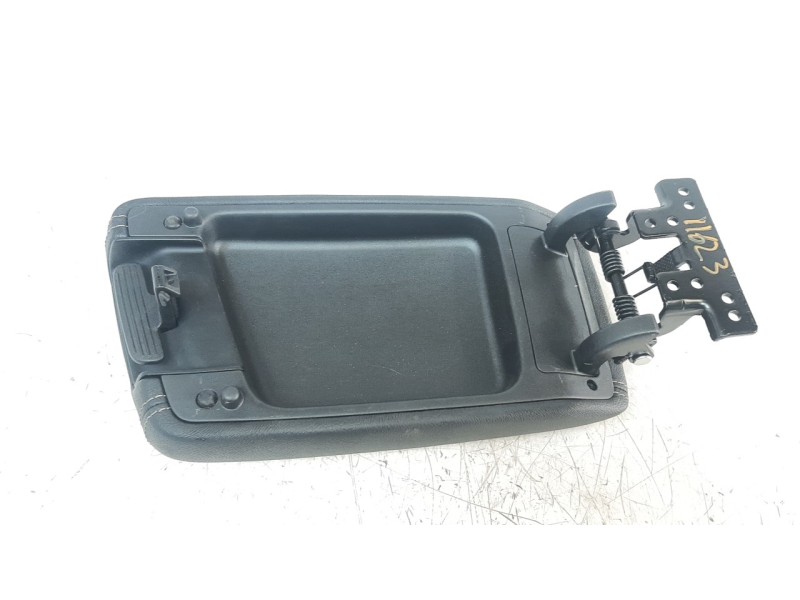 Recambio de apoyabrazos central para kia niro referencia OEM IAM 84660G5000CN1  