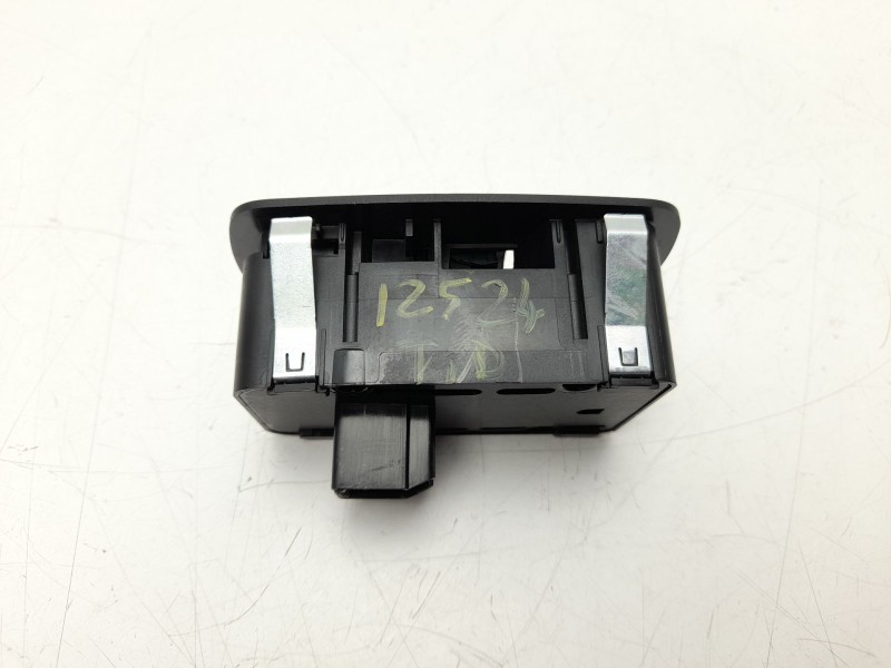 Recambio de mando elevalunas trasero derecho para maserati ghibli iii (m157) 3.0 s q4 referencia OEM IAM 670025405  