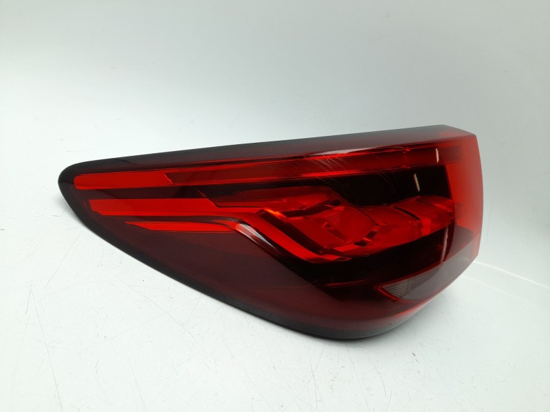 Recambio de piloto trasero izquierdo para mg zs suv (azs1) 1.5 vti referencia OEM IAM 10571681  