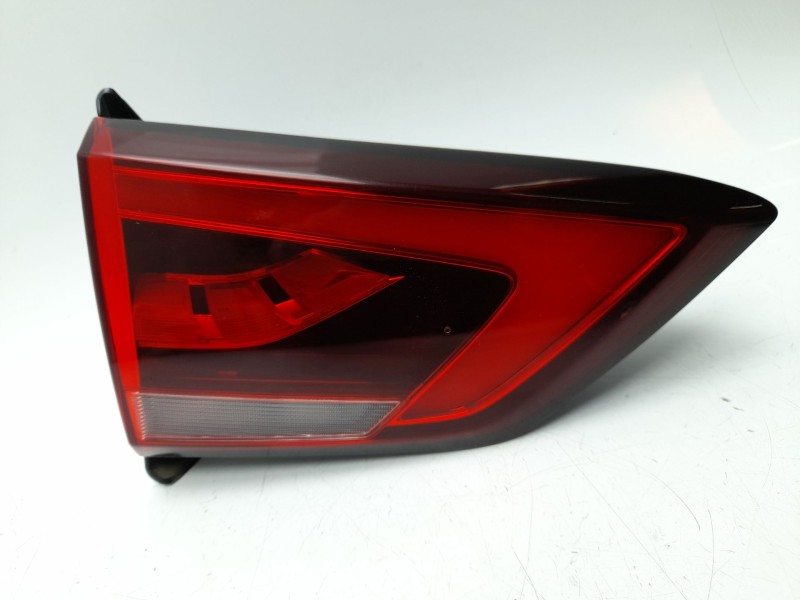 Recambio de piloto trasero izquierdo interior para mg zs suv (azs1) 1.5 vti referencia OEM IAM 10571683  MG6044153