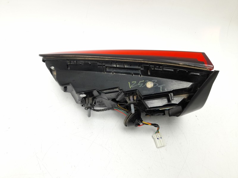 Recambio de piloto trasero izquierdo interior para mg zs suv (azs1) 1.5 vti referencia OEM IAM 10571683  MG6044153