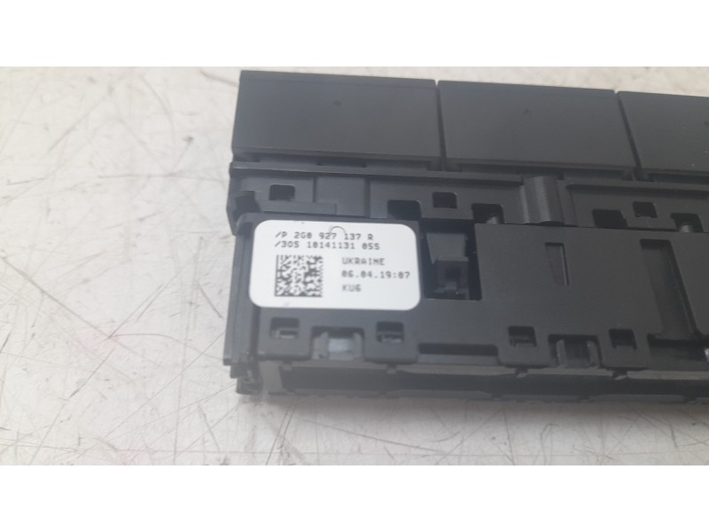 Recambio de mando multifuncion para volkswagen polo vi (aw1, bz1, ae1) 1.0 tsi referencia OEM IAM 2G0927137R  