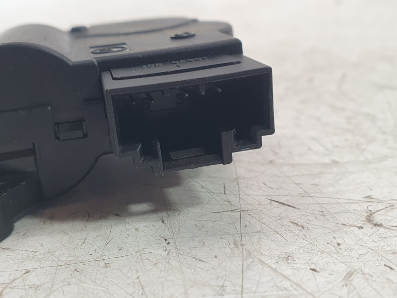 Recambio de motor trampilla calefaccion para audi a3 (8v1, 8vk) 1.6 tdi referencia OEM IAM 2Q0907511F  