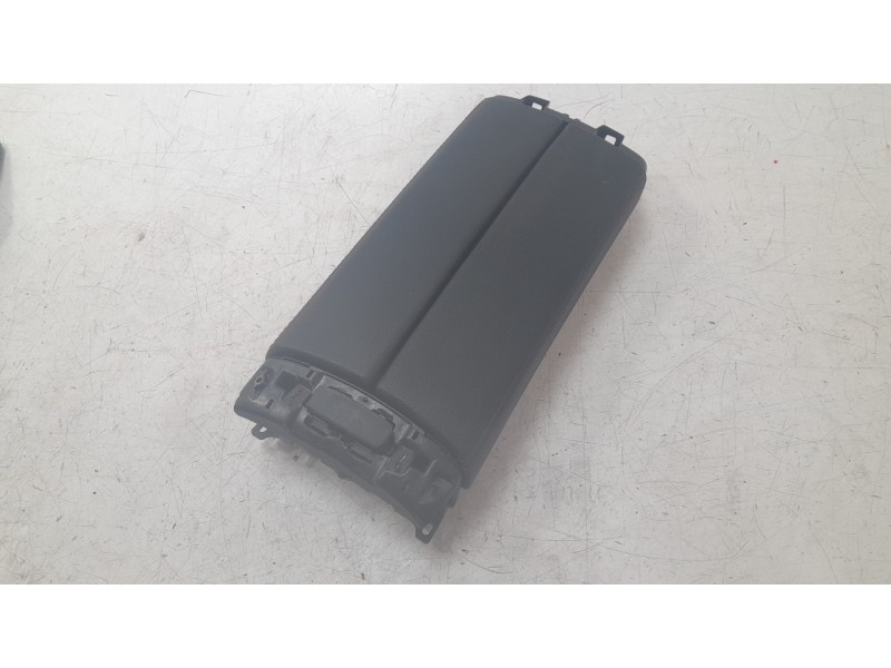 Recambio de apoyabrazos central para mercedes-benz cla-klasse (bm 118) cla 250 e (118.385) referencia OEM IAM 1385379  