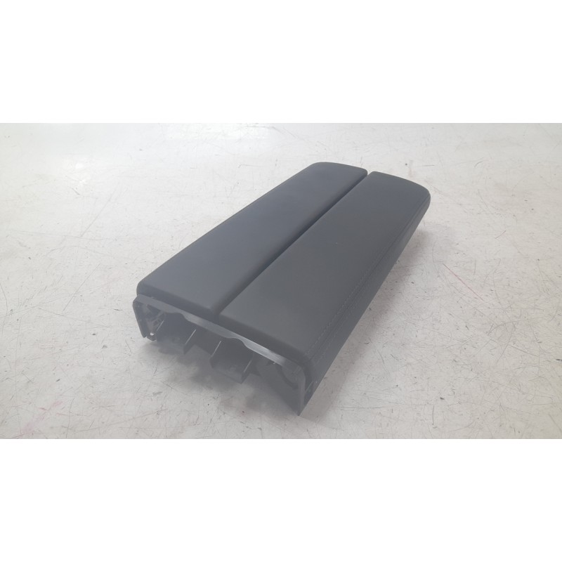 Recambio de apoyabrazos central para peugeot 308 iii (fb_, fh_, fp_, f3_, fm_) bluehdi 130 (fbyhzl, fbyhzt) referencia OEM IAM 9