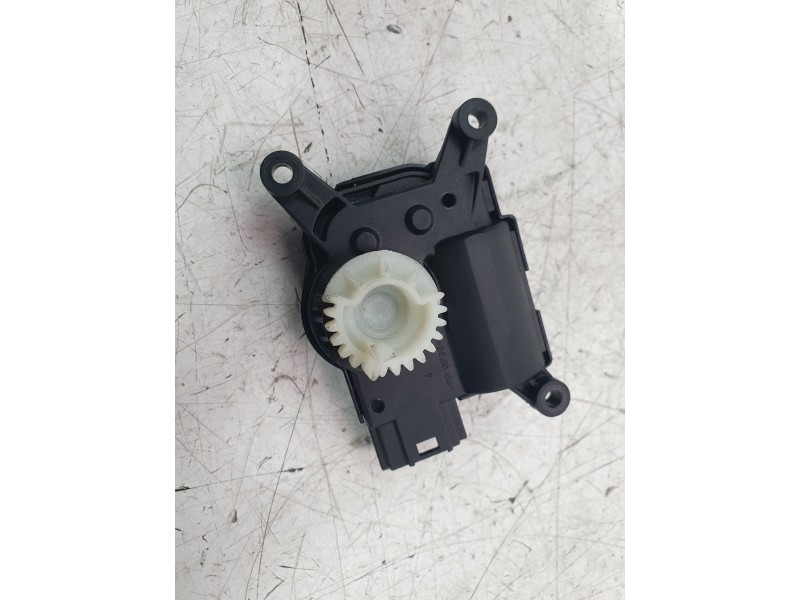 Recambio de motor apertura trampilla para audi a3 (8v1, 8vk) 1.6 tdi referencia OEM IAM 2Q0907511G  CNGVW030