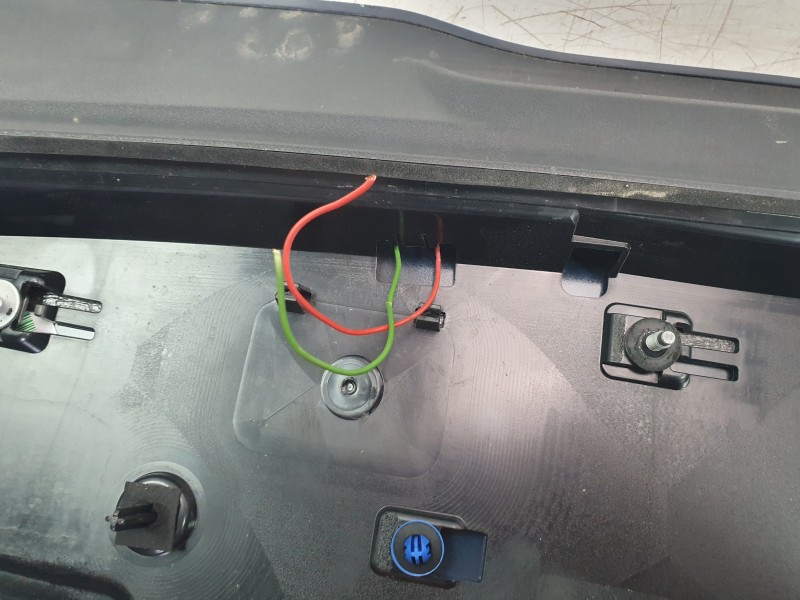 Recambio de aleron trasero para audi a3 (8v1, 8vk) 1.6 tdi referencia OEM IAM 8V4827933C  