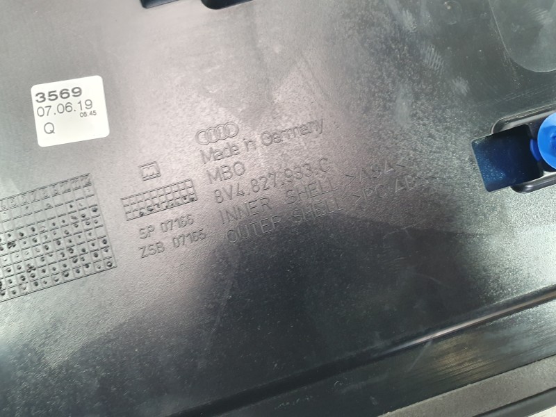 Recambio de aleron trasero para audi a3 (8v1, 8vk) 1.6 tdi referencia OEM IAM 8V4827933C  