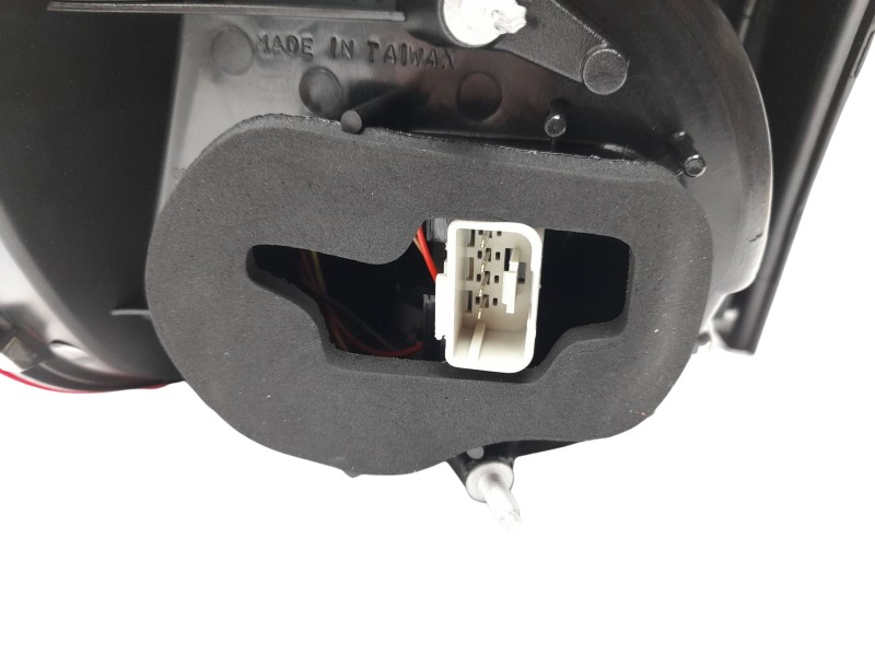 Recambio de piloto trasero derecho para volkswagen golf plus (5m1) referencia OEM IAM 5M0945096N  103F23420770/16912052/240058D/