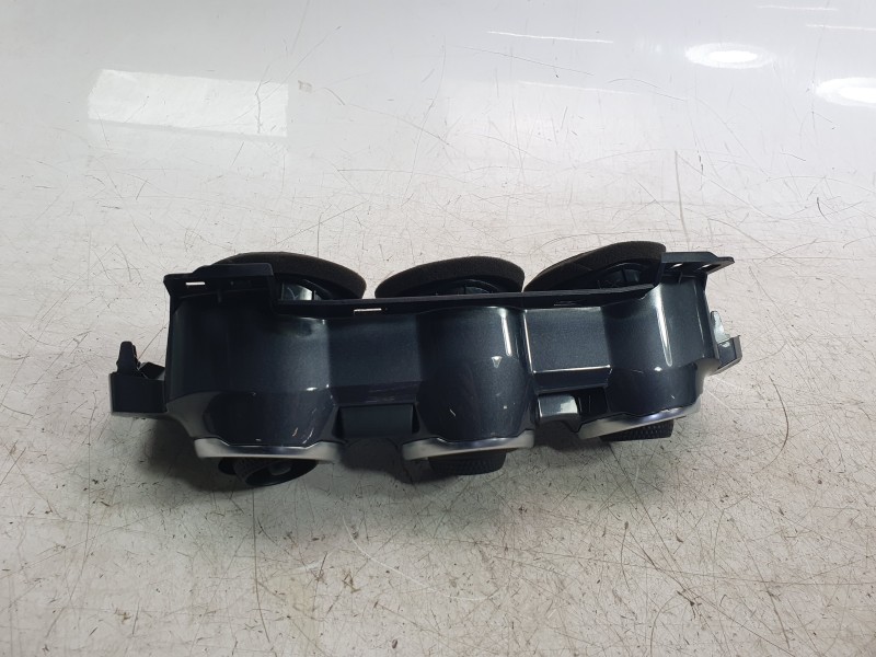 Recambio de aireador central para nissan juke (f16_) dig-t 117 referencia OEM IAM 682606PA0A  