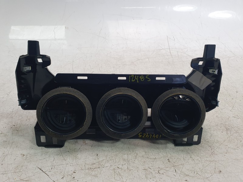 Recambio de aireador central para nissan juke (f16_) dig-t 117 referencia OEM IAM 682606PA0A  