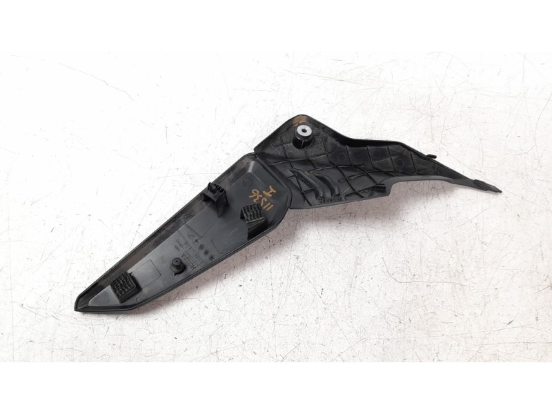 Recambio de moldura para honda cb 650r cb 650r referencia OEM IAM 83600MKYD50  